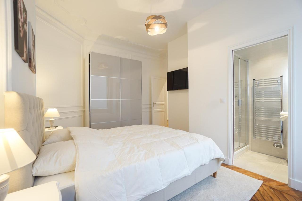 Modern Flat Close To The Eiffel Tower Paris Exterior foto